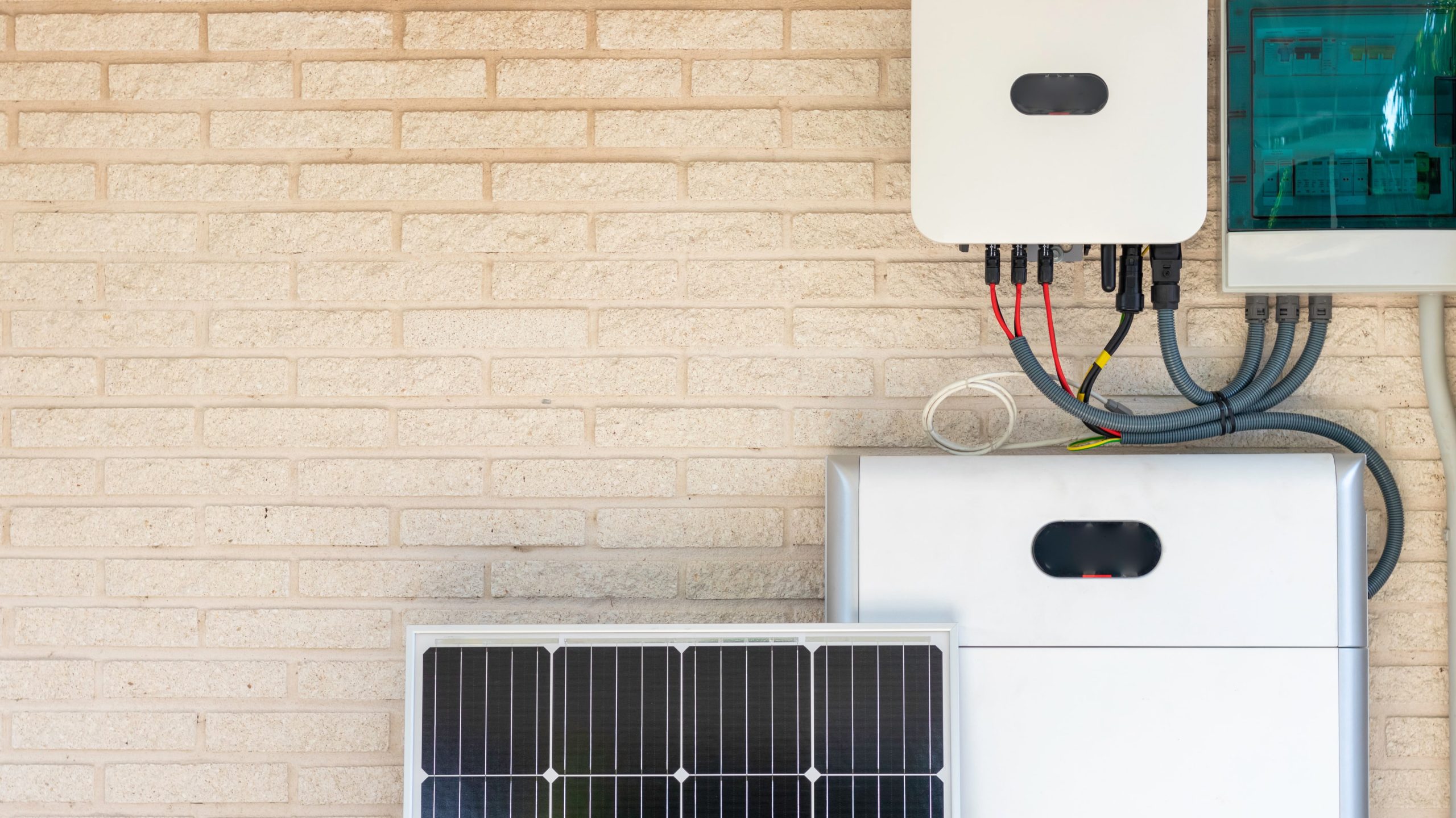 What is a solar battery storage system?